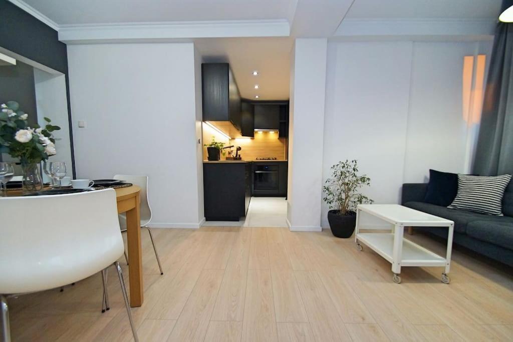 Apartament Korfantego Citycentre Z Widokiem Na Spodek Kattowitz Exterior foto