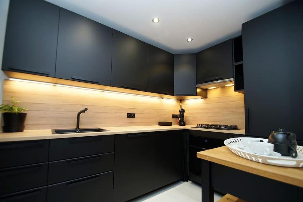 Apartament Korfantego Citycentre Z Widokiem Na Spodek Kattowitz Exterior foto